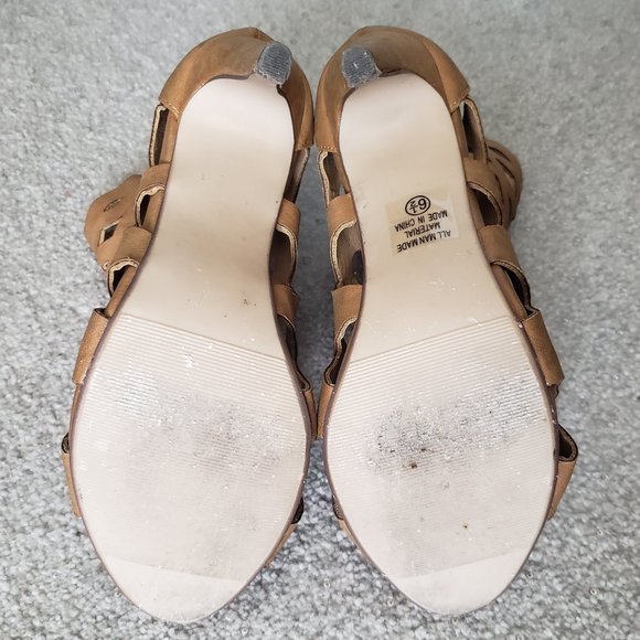 Women's Delicious Tan Heels - Picture 5 of 8